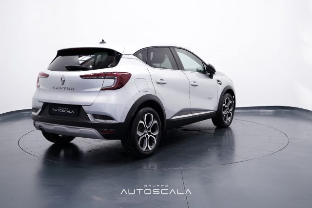 RENAULT Captur usata, con Autoradio