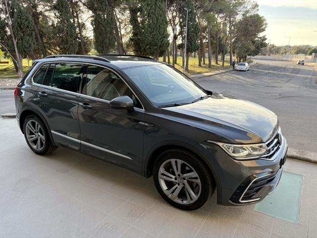 VOLKSWAGEN Tiguan usata, con Airbag laterali