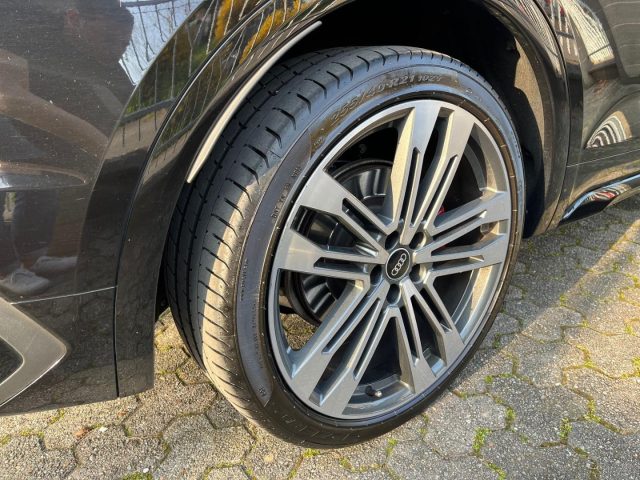 AUDI SQ5 usata, con Autoradio