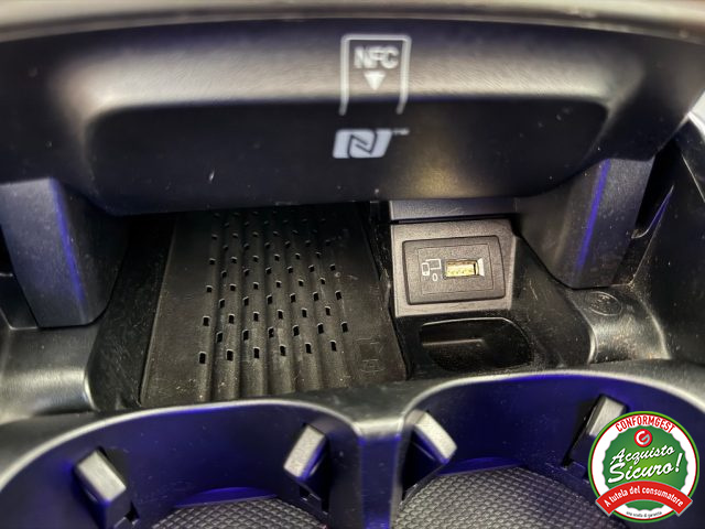 MERCEDES-BENZ E 220 usata, con Servosterzo