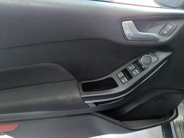 FORD Fiesta usata, con ESP