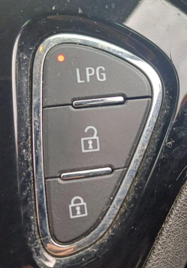 OPEL Corsa usata, con Fendinebbia