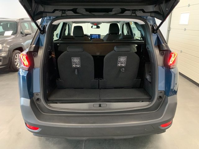 PEUGEOT 5008 usata, con Fari Xenon