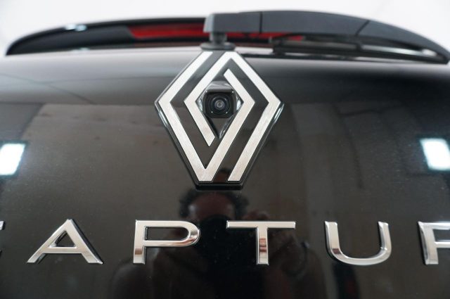 RENAULT Captur usata, con Volante in pelle