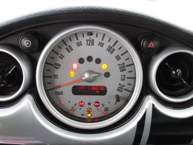 MINI Cabrio usata, con Volante in pelle