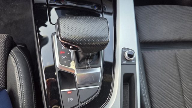 AUDI A4 usata, con Leve al volante