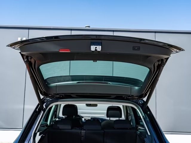 VOLKSWAGEN Tiguan usata, con Gancio traino