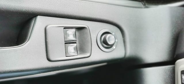 NISSAN NV300 usata, con Start/Stop Automatico