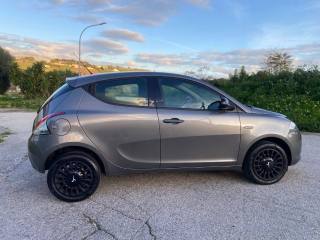 LANCIA Ypsilon usata, con Luci diurne