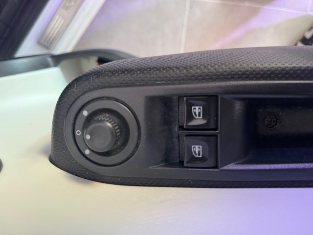 RENAULT Twingo usata 15
