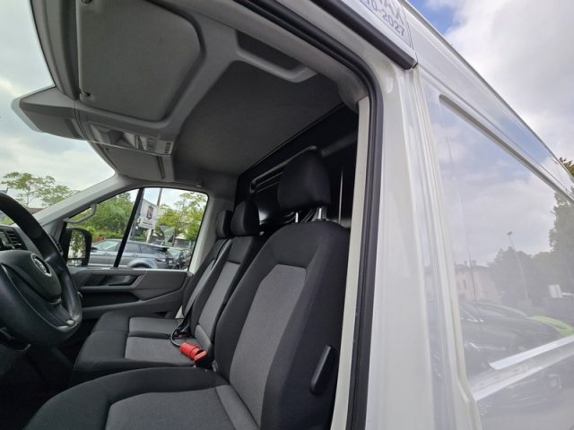 VOLKSWAGEN Crafter usata, con Airbag testa