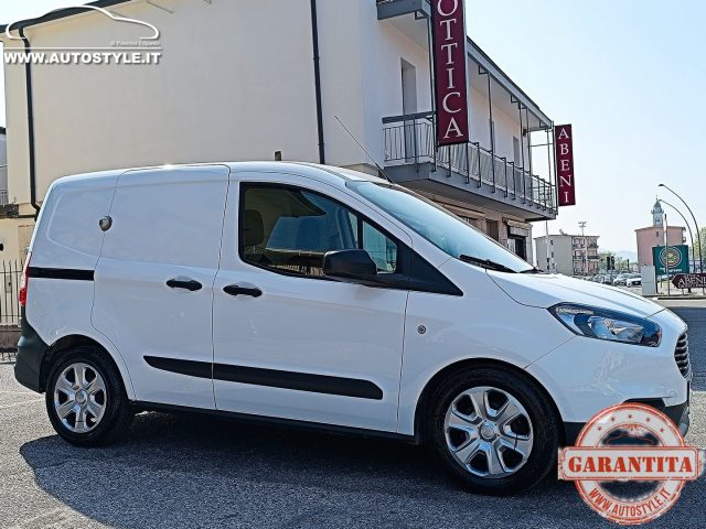 FORD Transit Courier usata, con Monitoraggio pressione pneumatici