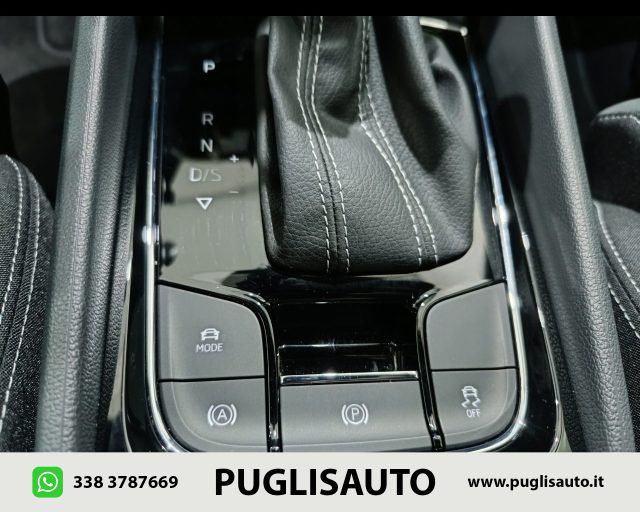 SKODA Karoq usata, con Bracciolo