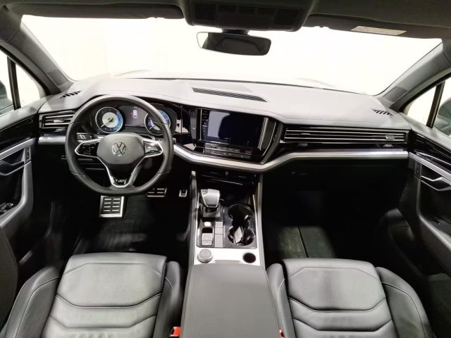 VOLKSWAGEN Touareg usata, con Climatizzatore