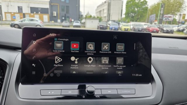 NISSAN Qashqai usata, con Controllo elettronico della corsia