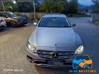 MERCEDES-BENZ E 220 usata, con Airbag
