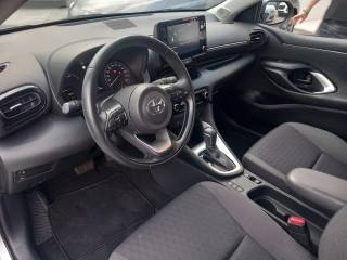 TOYOTA Yaris usata, con Bracciolo