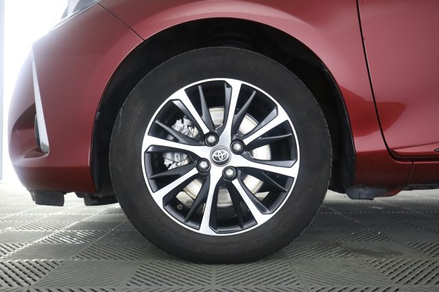 TOYOTA Yaris usata 7
