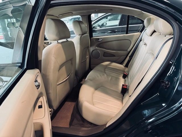 JAGUAR X-Type usata, con Controllo trazione