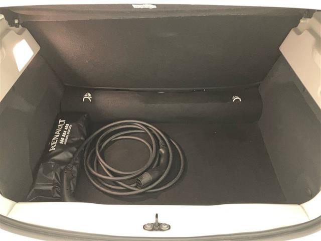 RENAULT ZOE usata, con Hill holder