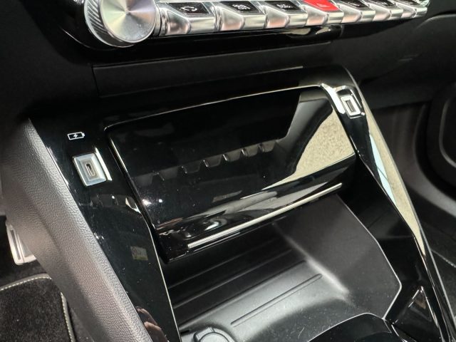 PEUGEOT 2008 usata, con Bracciolo