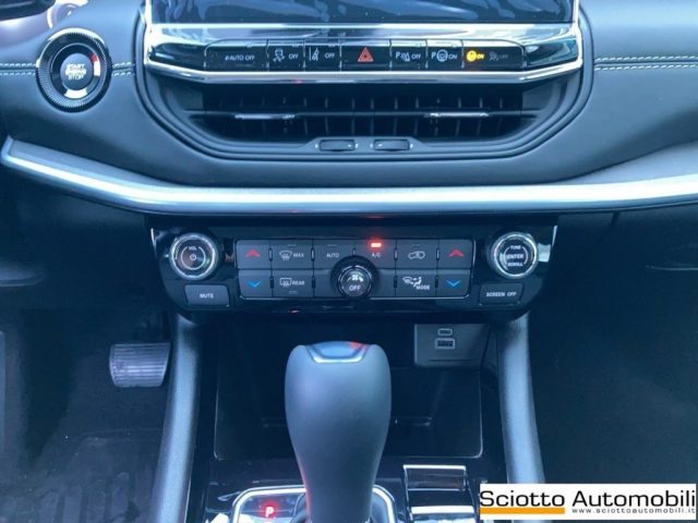 JEEP Compass usata, con Autoradio digitale