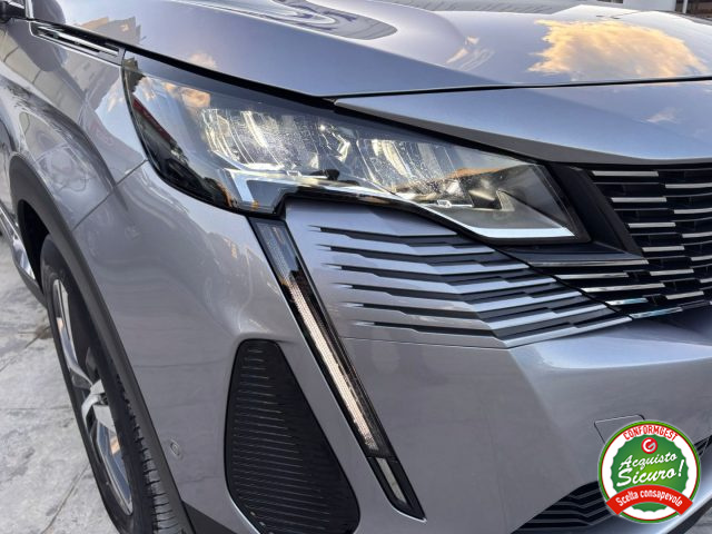PEUGEOT 5008 usata, con Touch screen