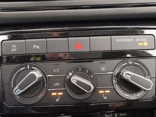 VOLKSWAGEN T-Cross usata, con USB