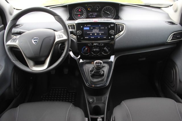 LANCIA Ypsilon usata, con Servosterzo
