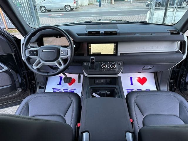 LAND ROVER Defender usata, con Boardcomputer