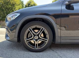MERCEDES-BENZ GLA 200 usata, con Leve al volante