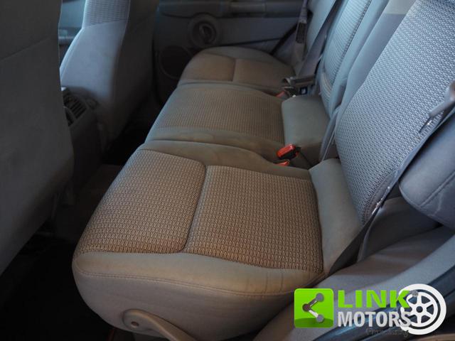 JEEP Commander usata 30