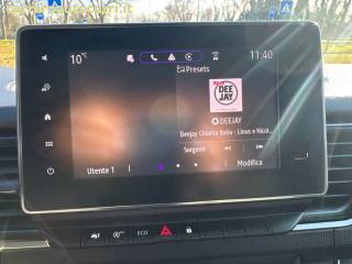 RENAULT Trafic usata, con Fari LED