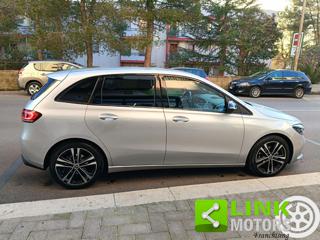 MERCEDES-BENZ B 180 usata, con Cronologia tagliandi