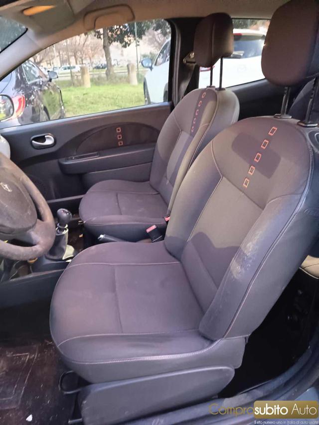 RENAULT Twingo usata 17