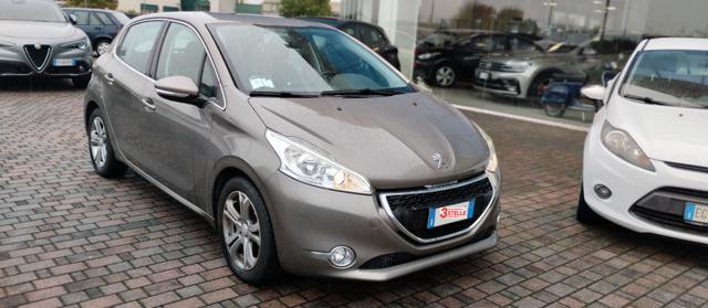 PEUGEOT 208 usata, con Autoradio