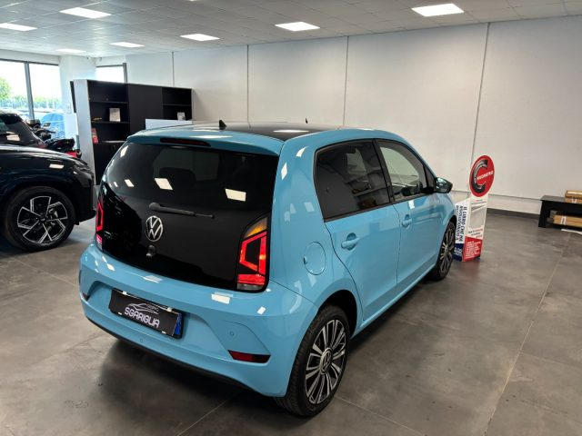 VOLKSWAGEN up! usata, con Autoradio