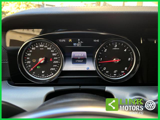 MERCEDES-BENZ E 220 usata 17