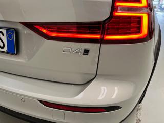 VOLVO V60 Cross Country usata, con Park Distance Control