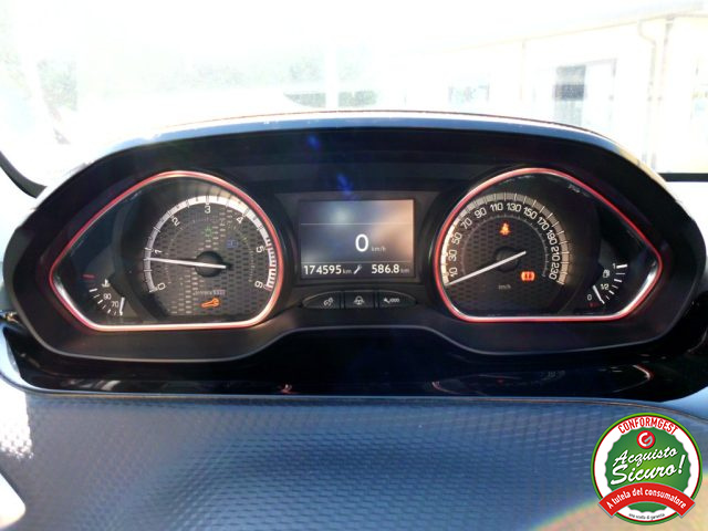 PEUGEOT 2008 usata, con Sistema di navigazione