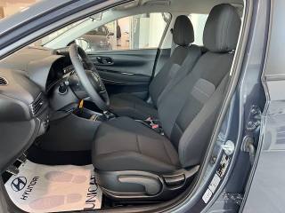 HYUNDAI Bayon usata, con Autoradio