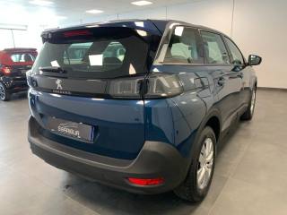 PEUGEOT 5008 usata, con Sensori di parcheggio anteriori