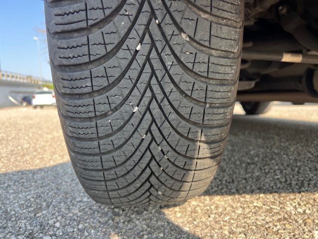 SUZUKI Vitara usata, con Luci diurne LED