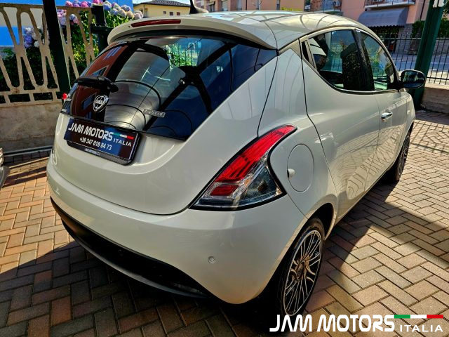 LANCIA Ypsilon usata, con Autoradio
