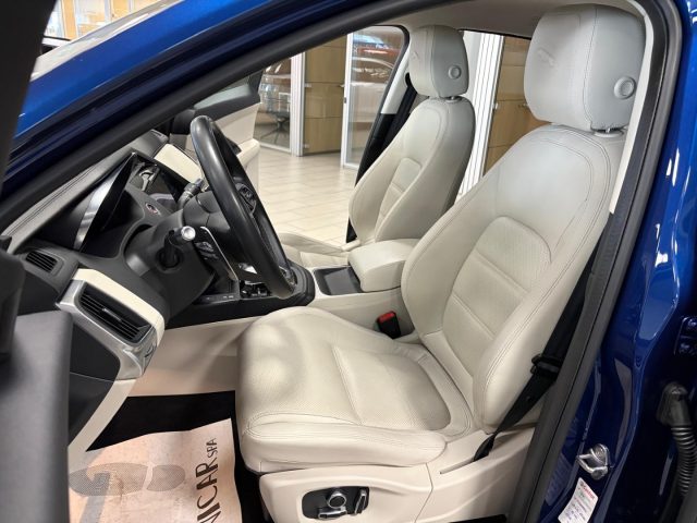 JAGUAR E-Pace usata, con Volante in pelle