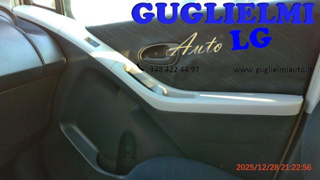 TOYOTA Yaris usata, con Sedile posteriore sdoppiato