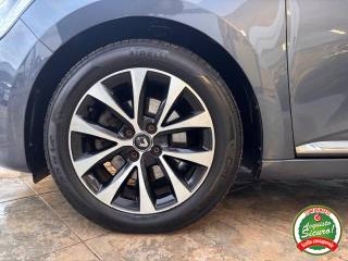 RENAULT Clio usata, con USB