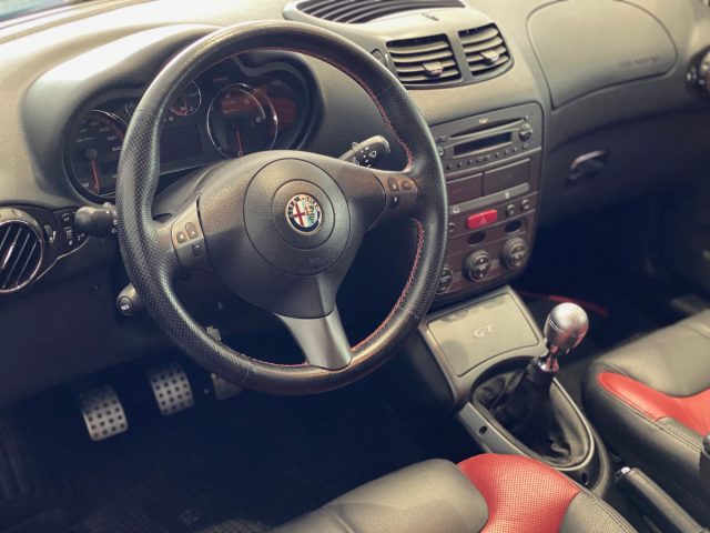 ALFA ROMEO GT usata, con Controllo automatico clima