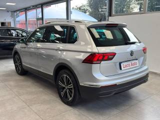 VOLKSWAGEN Tiguan usata, con Autoradio