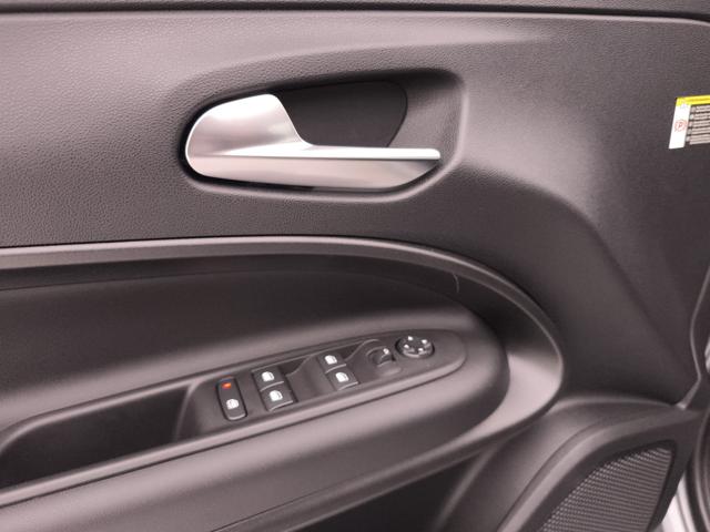 JEEP Avenger usata, con USB